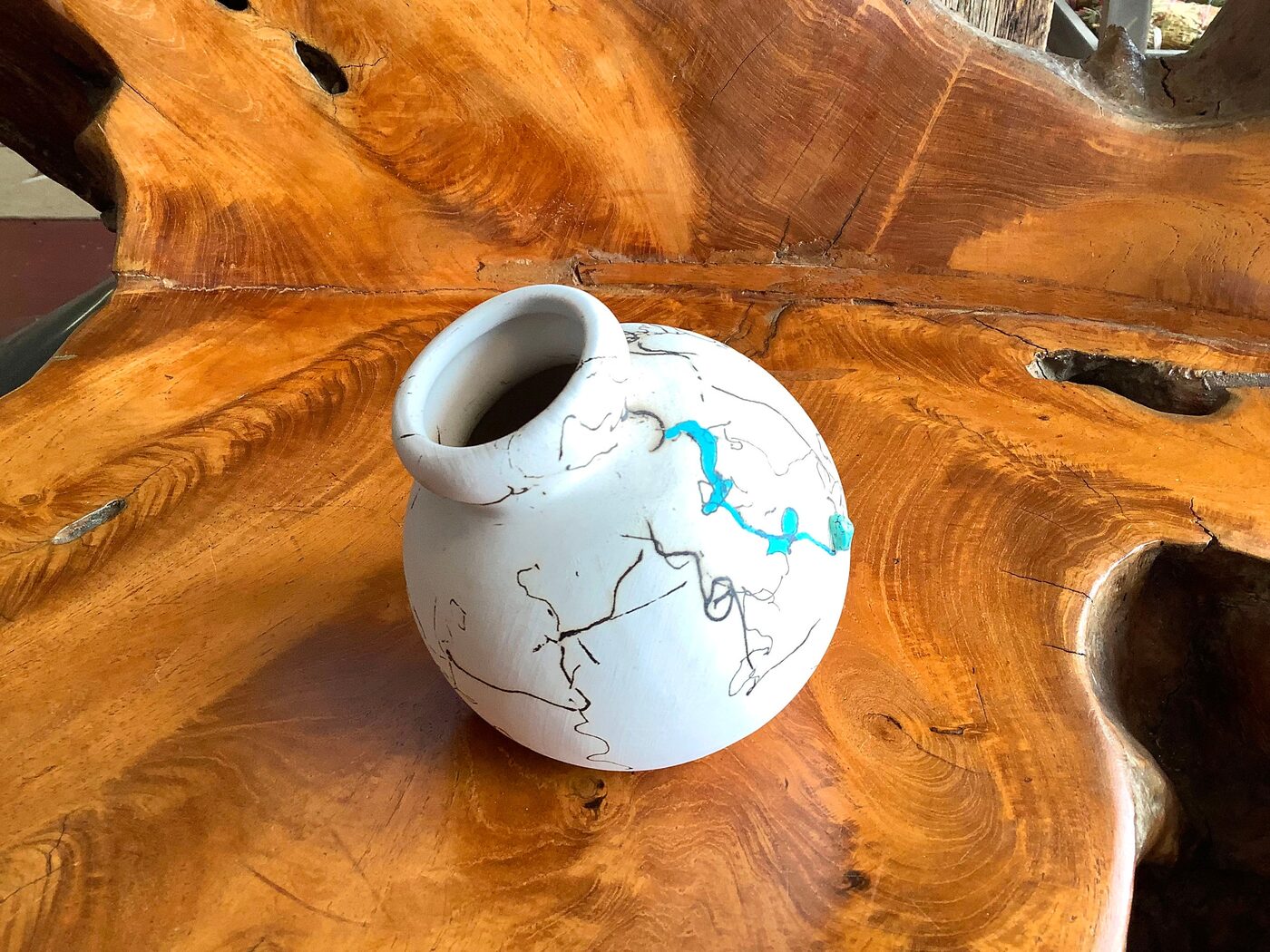 Leaning Horsehair Pot with Turquoise